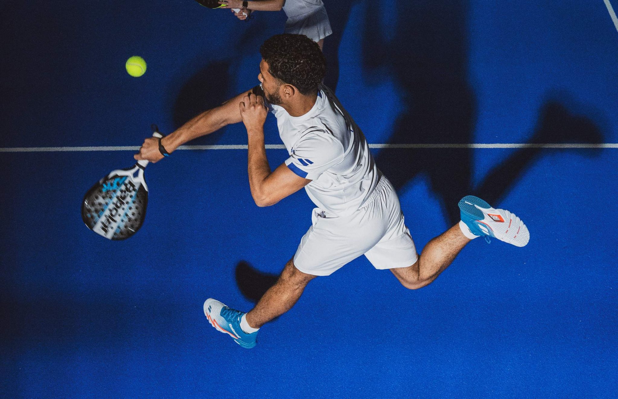 Échange de padel sur une piste 4PADEL